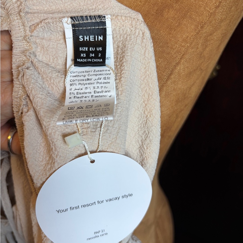 Cream Sleeveless Ruffle Romper Loose fit - Picture 9 of 9